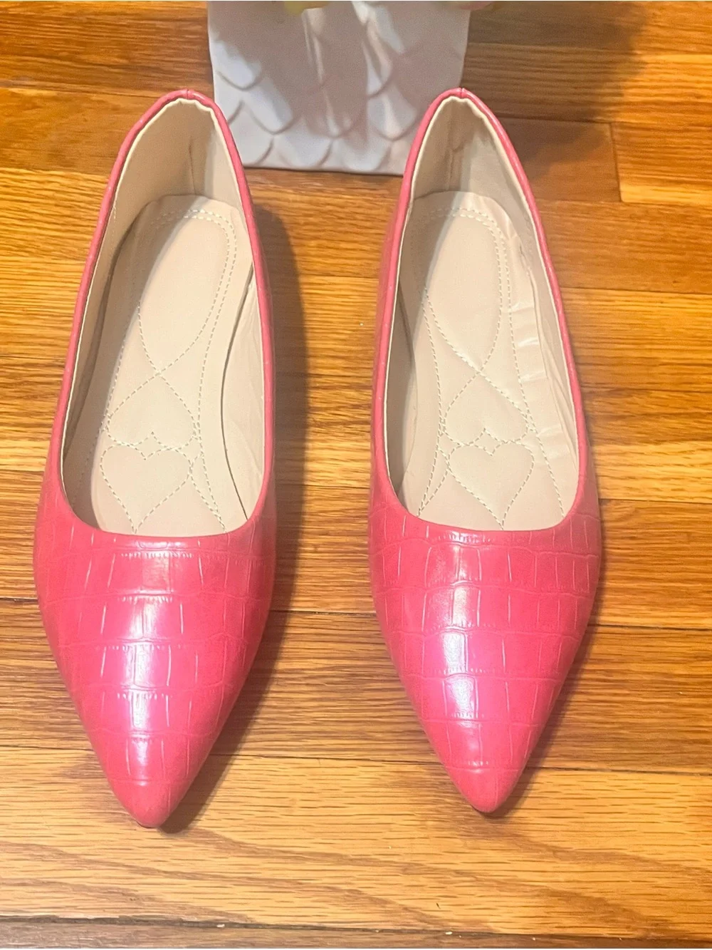 Pink Print Pointed-Toe Croc Print Women’s Flats